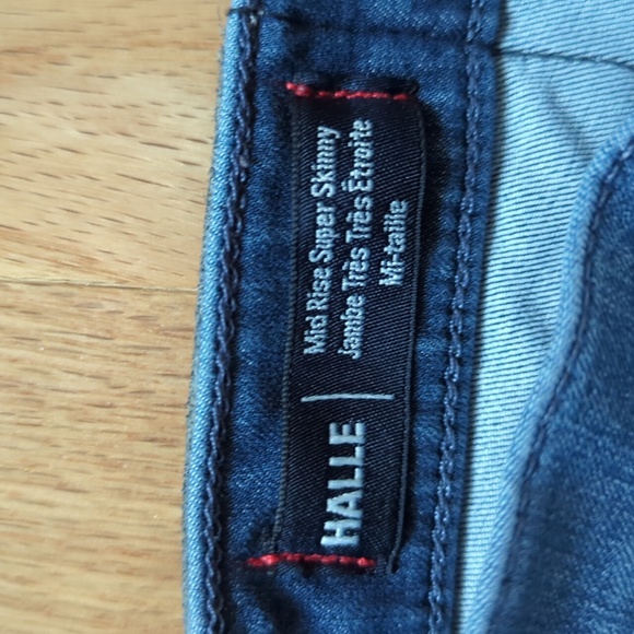 True Religion. Halle Mid-Rise Super Skinny Jeans. Size 23. - Picture 3 of 8